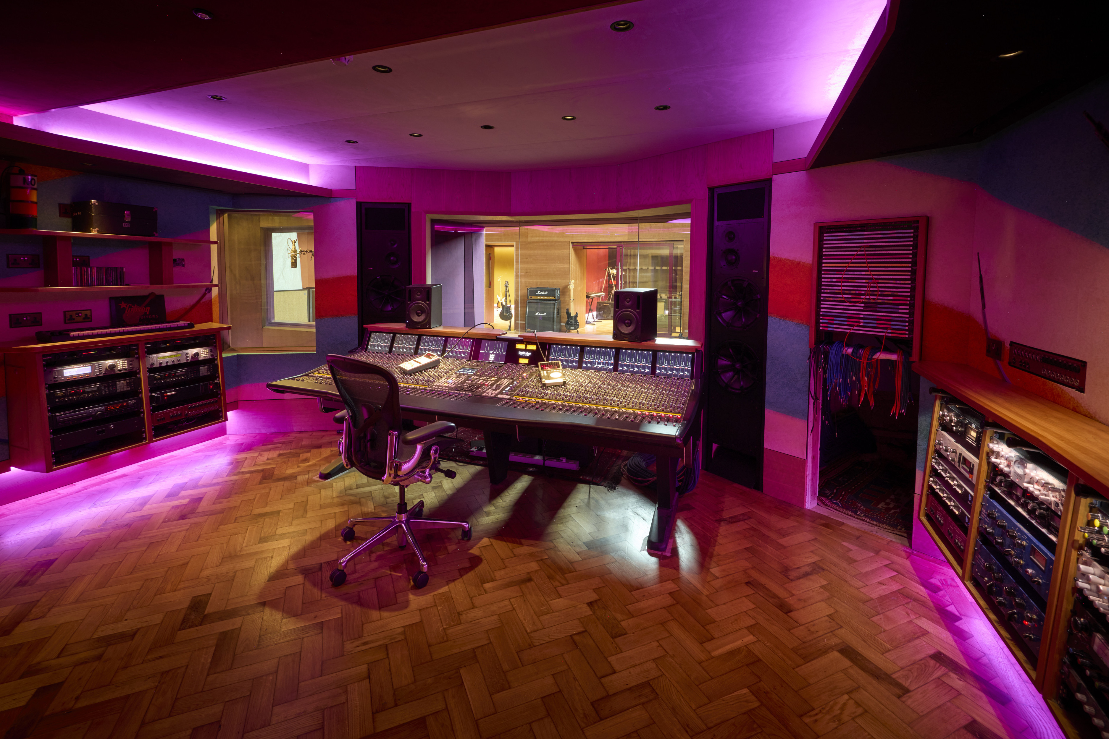 Van Damme infrastructure makes anything possible at Winchester Auto Barn