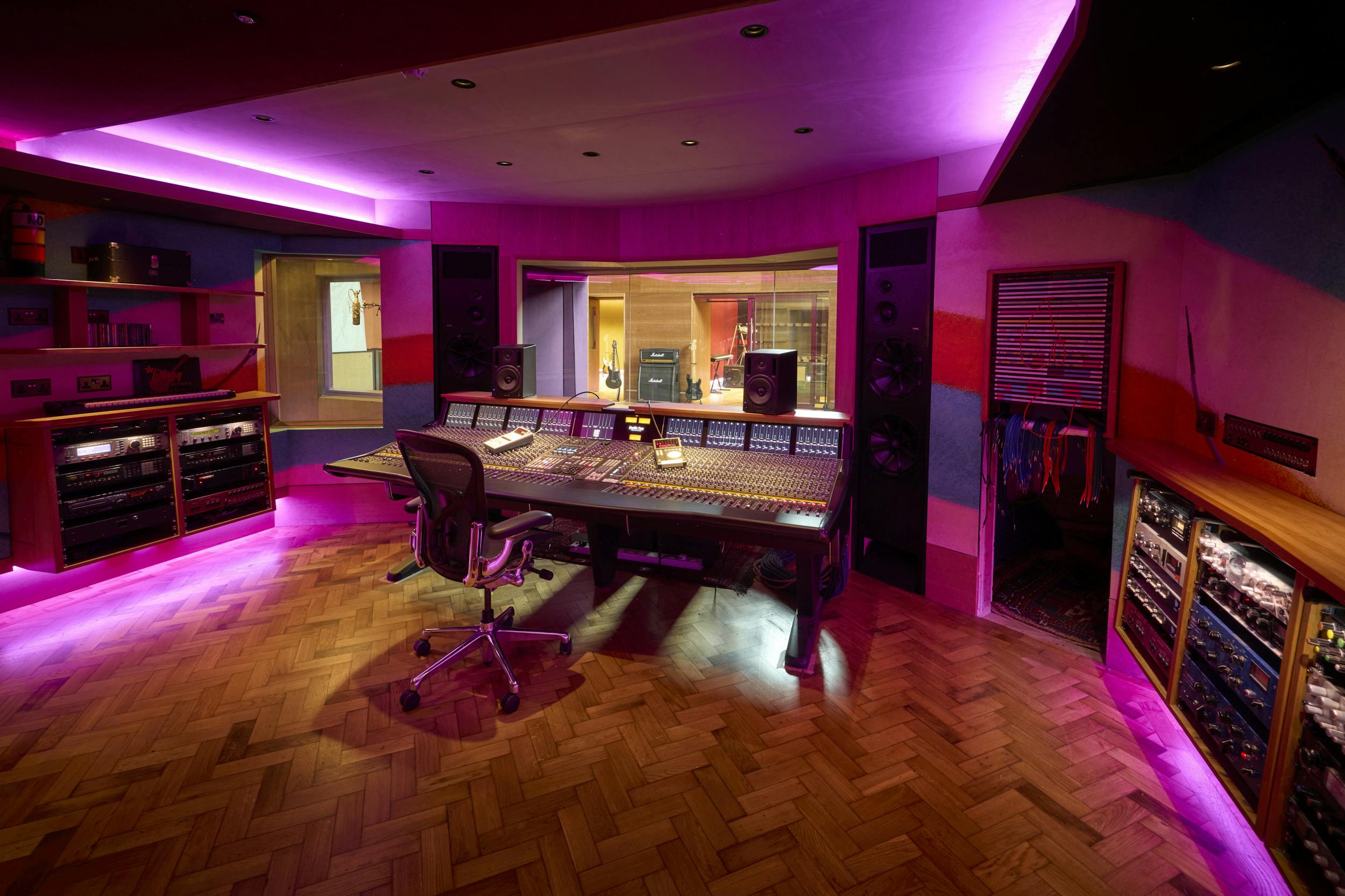 Van Damme infrastructure makes anything possible at Winchester Auto Barn