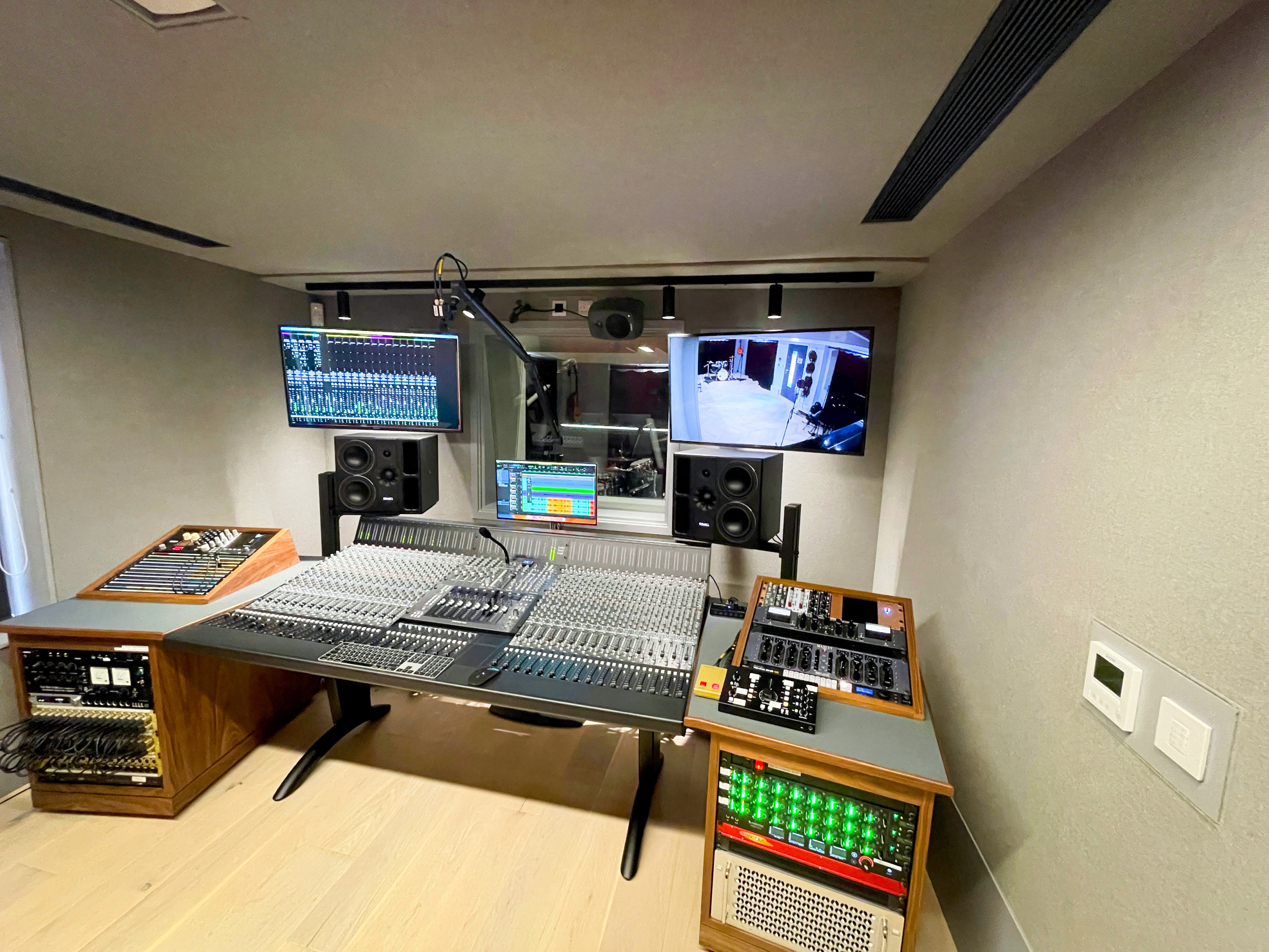 Yellow Technology standardises on Van Damme cable for high-end studio installations